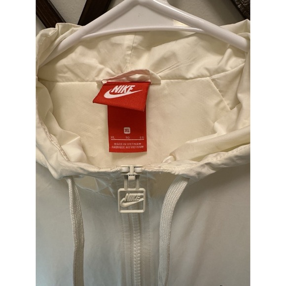 Women's Nike Windrunner Jacket in a size XL color white - Picture 2 of 3